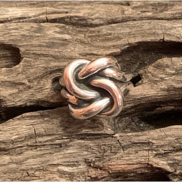 Retired James Avery Sterling Silver Lovers Knot Ring Size 6 - Picture 2 of 7